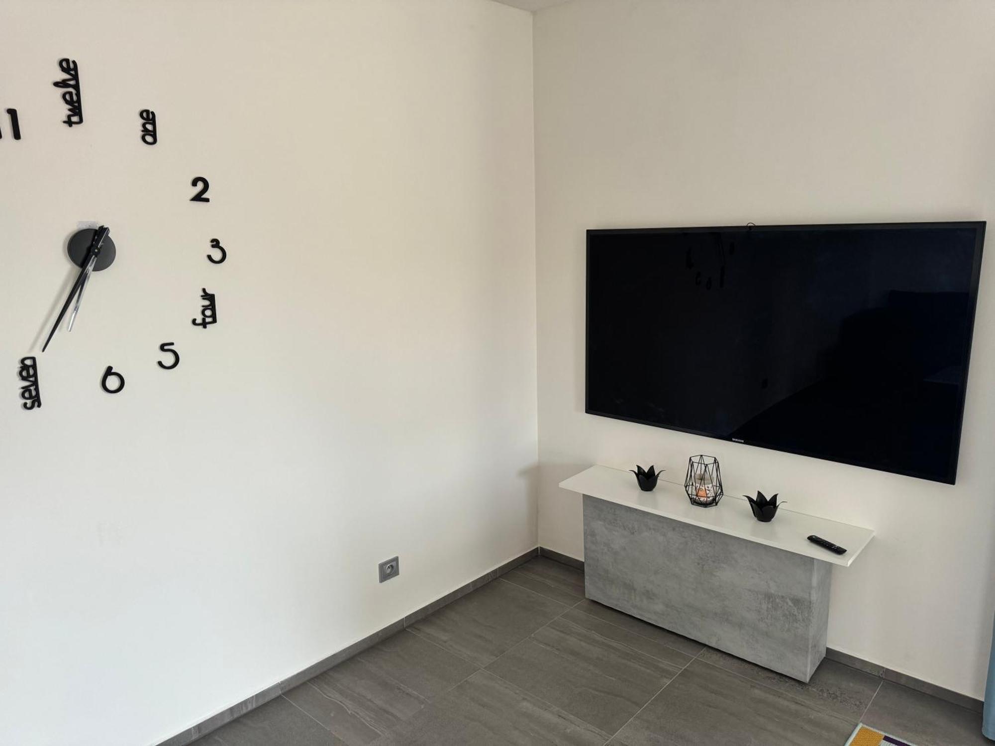 Byt Apartman 74M2 Vyhled Klid Priroda プラハ エクステリア 写真