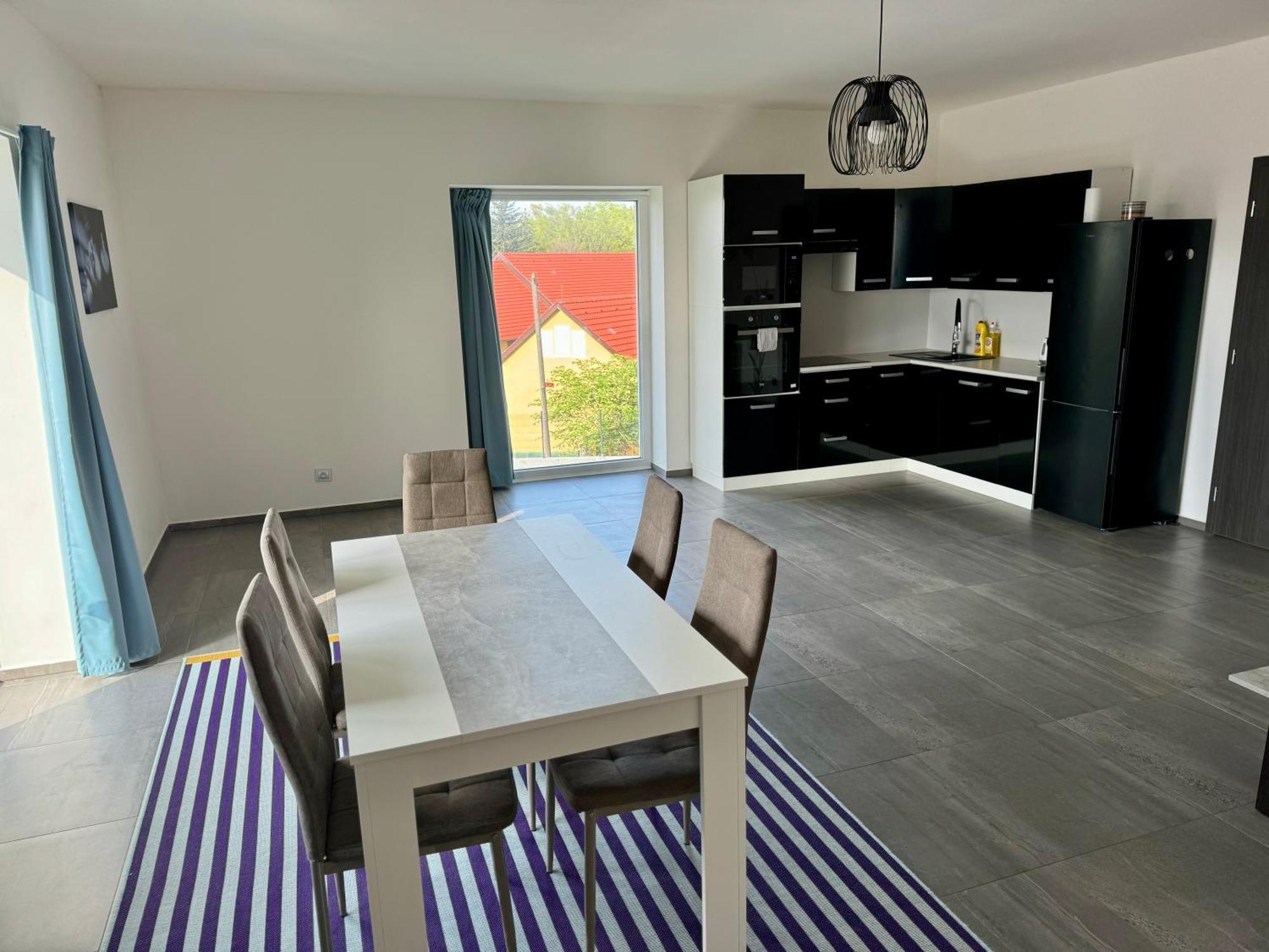 Byt Apartman 74M2 Vyhled Klid Priroda プラハ エクステリア 写真